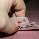 Pick the Best Poker Playing Site Online with these Tips_classiblogger