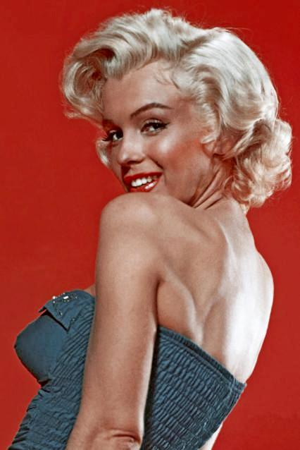 Marilyn Monroe-7 Celebrities Who Changed Fashion Forever-Classiblogger Uni Updates